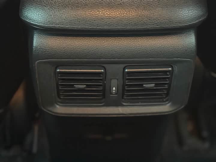 Фото 9 - Toyota Wildlander