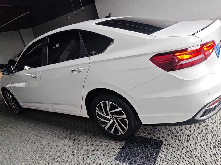 Фото 5 - Volkswagen Lavida