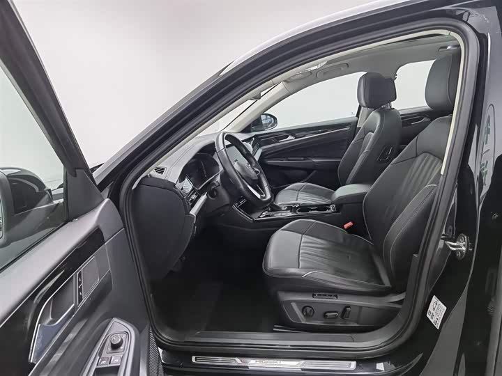 Фото 10 - Volkswagen Passat