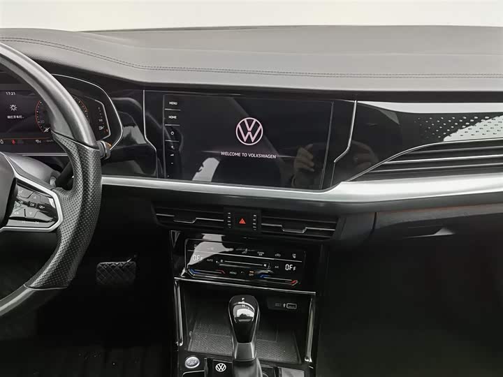 Фото 12 - Volkswagen Passat