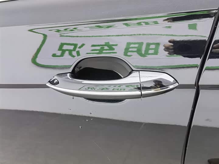 Фото 18 - Volkswagen Passat