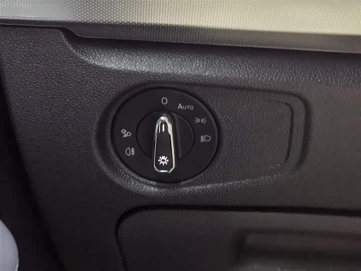 Фото 21 - Volkswagen Passat