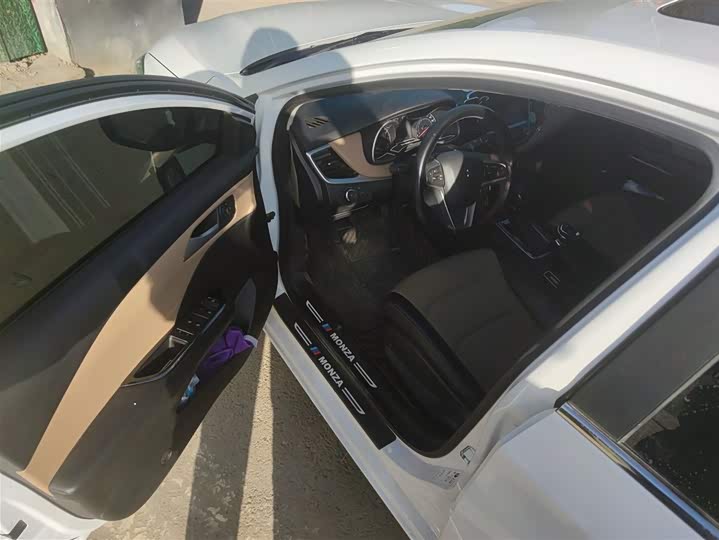 Фото 14 - Chevrolet Monza