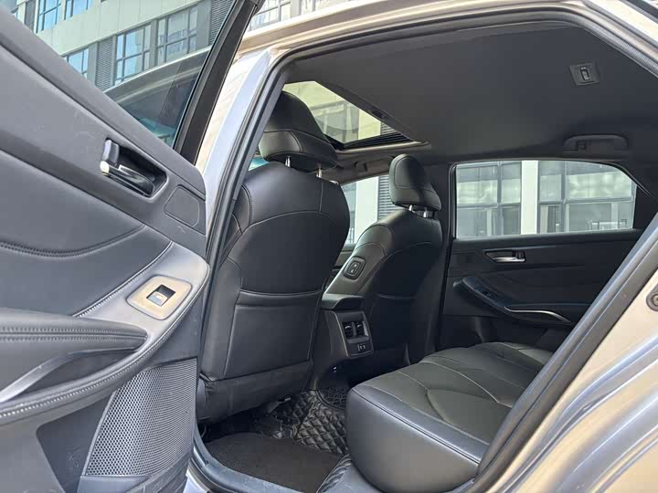 Фото 11 - Toyota Avalon