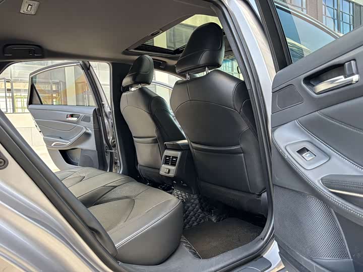 Фото 12 - Toyota Avalon