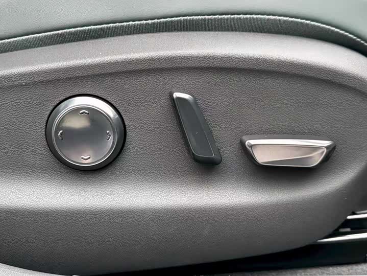 Фото 18 - XPeng F57