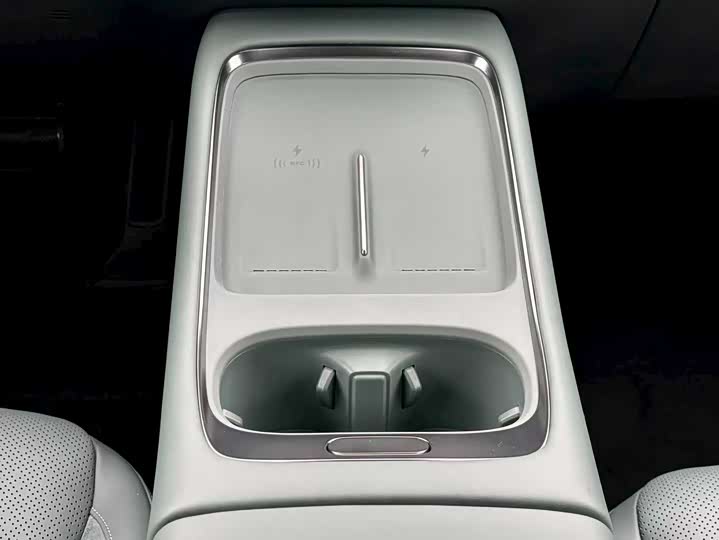 Фото 20 - XPeng F57