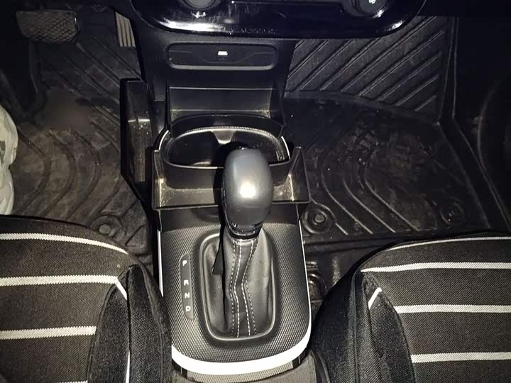 Фото 7 - Roewe Clever