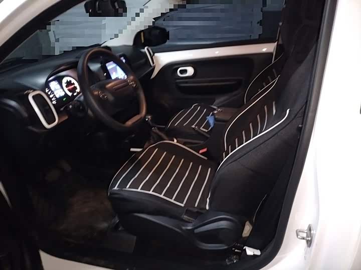 Фото 8 - Roewe Clever