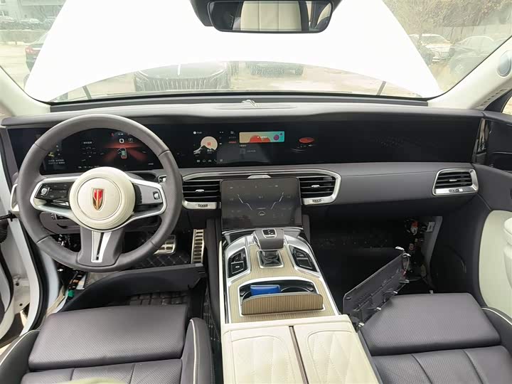 Фото 10 - Hongqi E-HS9