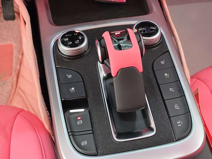 Фото 12 - Tank 300