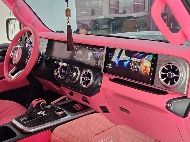 Фото 15 - Tank 300