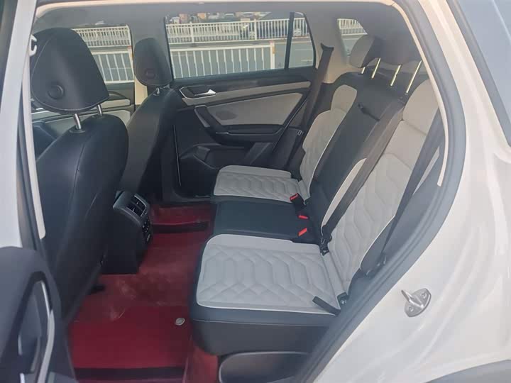 Фото 8 - Volkswagen Tayron