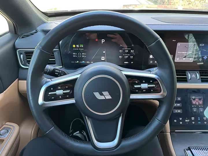 Фото 6 - LiXiang One