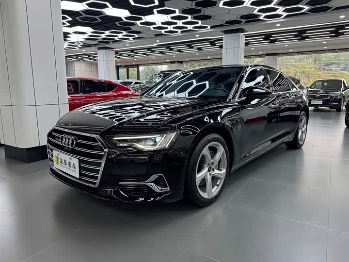 Фото 1 - Audi A6L