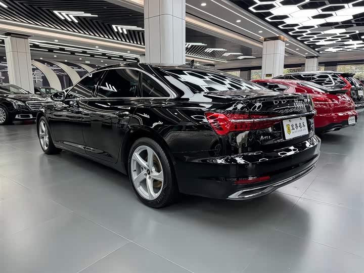 Фото 5 - Audi A6L