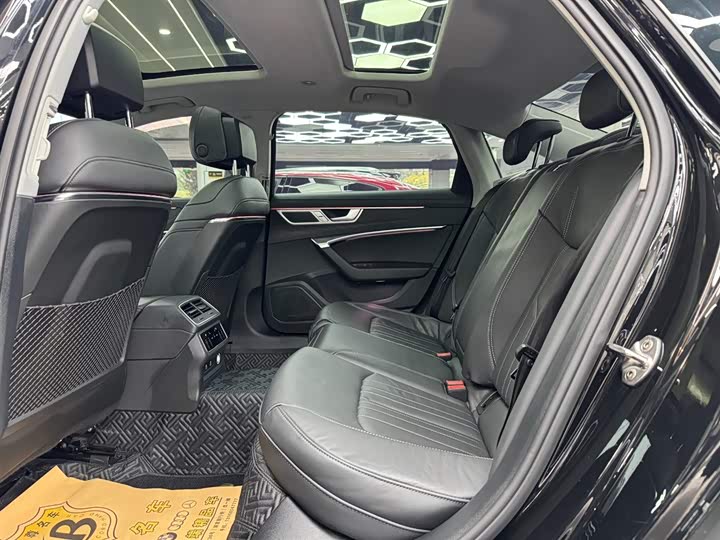 Фото 8 - Audi A6L