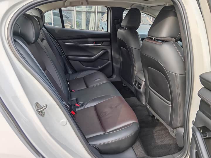 Фото 10 - Mazda 3 (Axela)