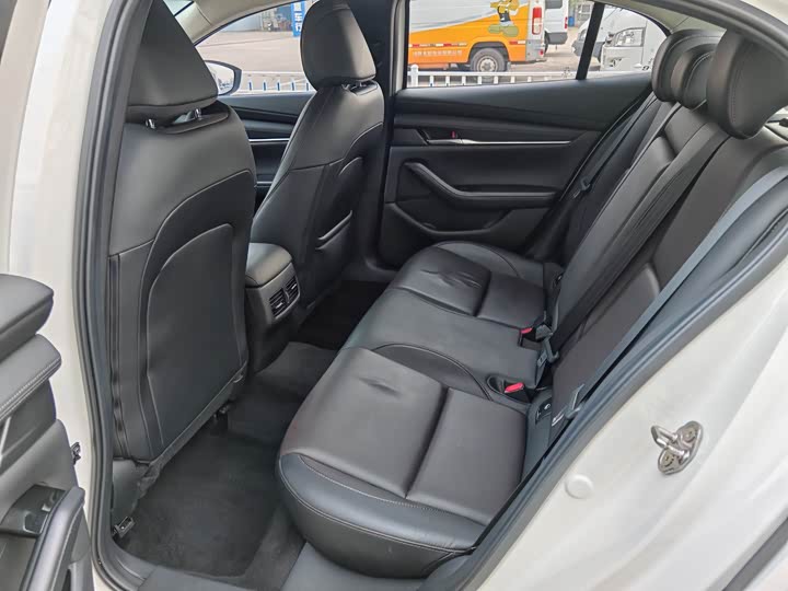 Фото 5 - Mazda 3 (Axela)