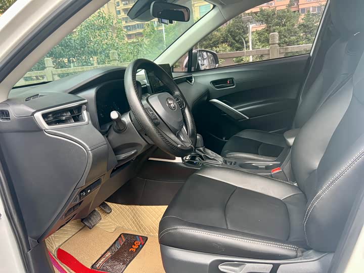 Фото 4 - Toyota Corolla Cross