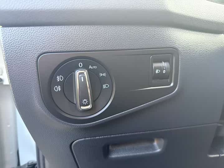 Фото 20 - Volkswagen Tiguan L Pro