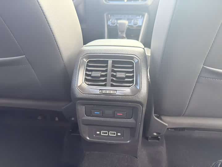 Фото 26 - Volkswagen Tiguan L Pro