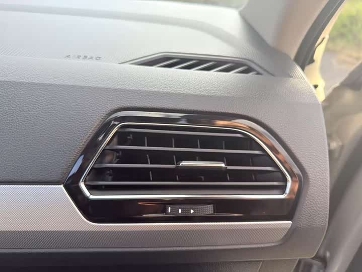 Фото 30 - Volkswagen Tiguan L Pro