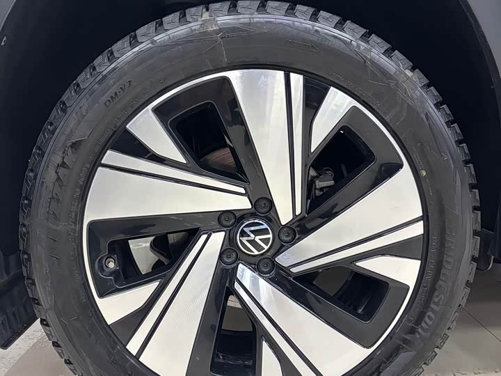 Фото 21 - Volkswagen Teramont X