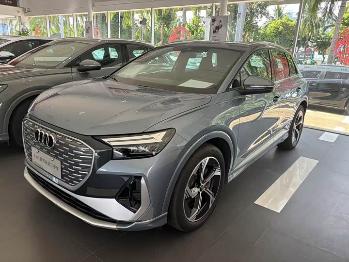 Фото 1 - Audi Q4 e-tron