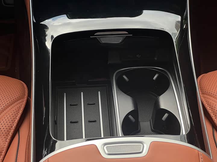 Фото 11 - Mercedes-Benz Maybach S-Class