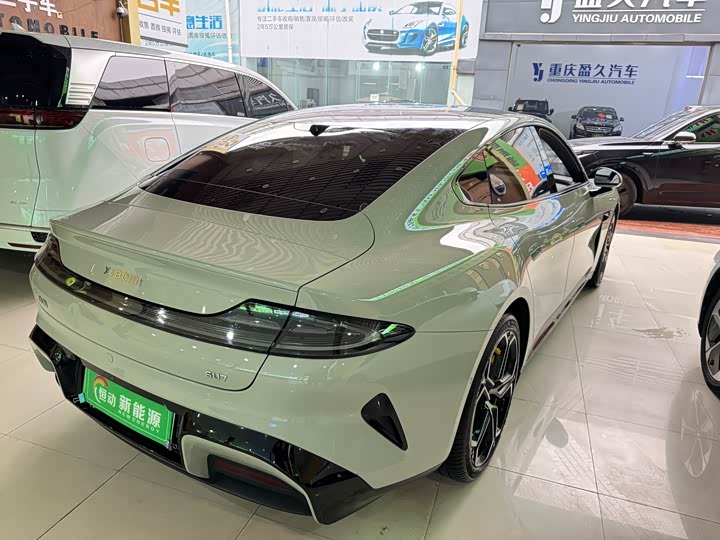 Фото 14 - Xiaomi SU7