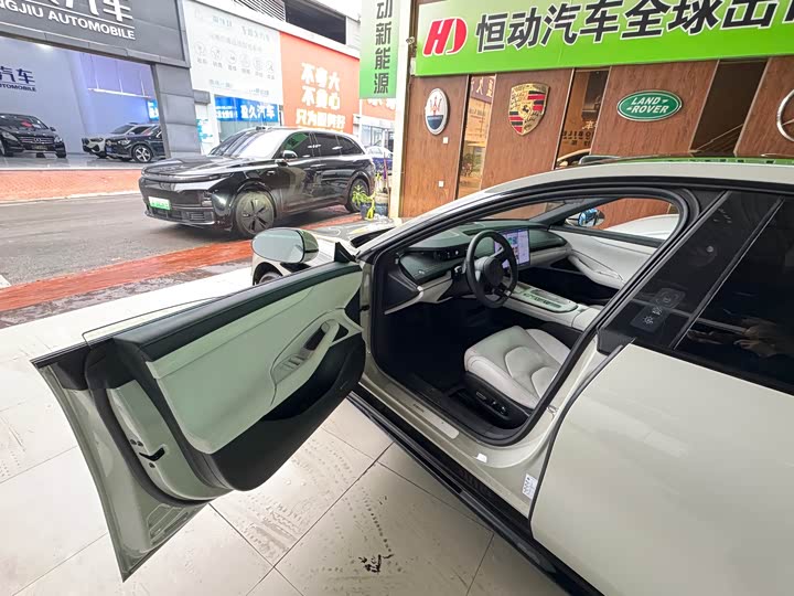 Фото 4 - Xiaomi SU7