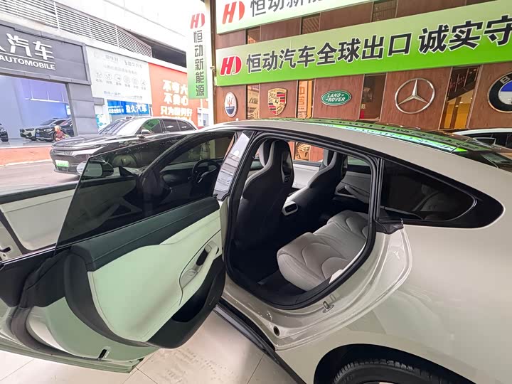 Фото 7 - Xiaomi SU7