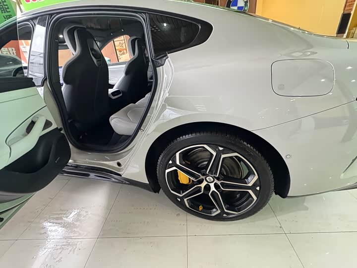 Фото 8 - Xiaomi SU7