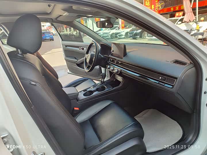 Фото 10 - Honda Civic