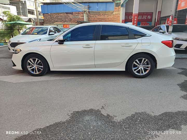 Фото 8 - Honda Civic