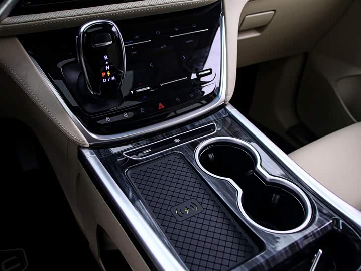 Фото 9 - Buick GL8 ES