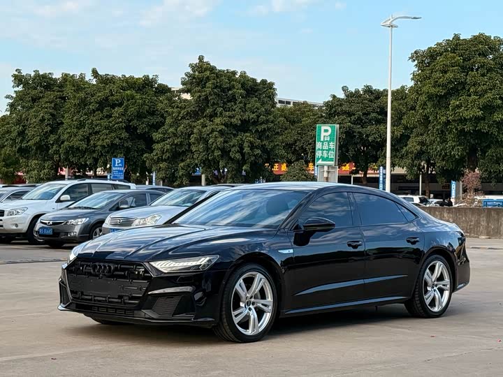 Фото 2 - Audi A7L