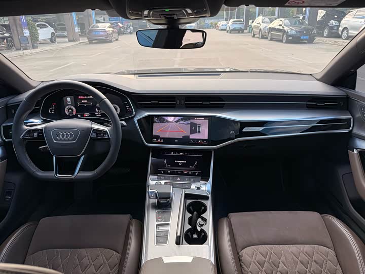 Фото 6 - Audi A7L