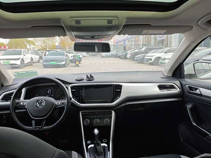 Фото 3 - Volkswagen T-Roc