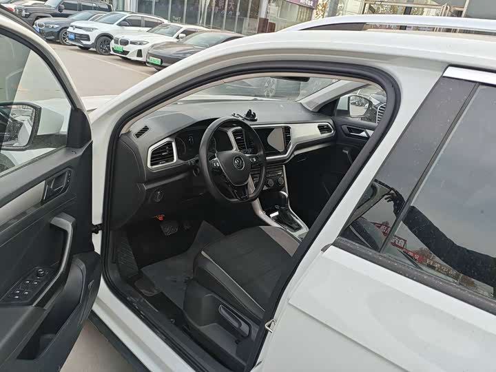 Фото 4 - Volkswagen T-Roc