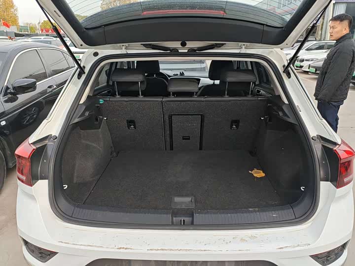 Фото 8 - Volkswagen T-Roc