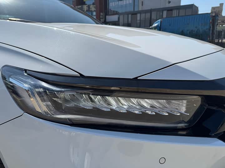 Фото 10 - Honda Accord