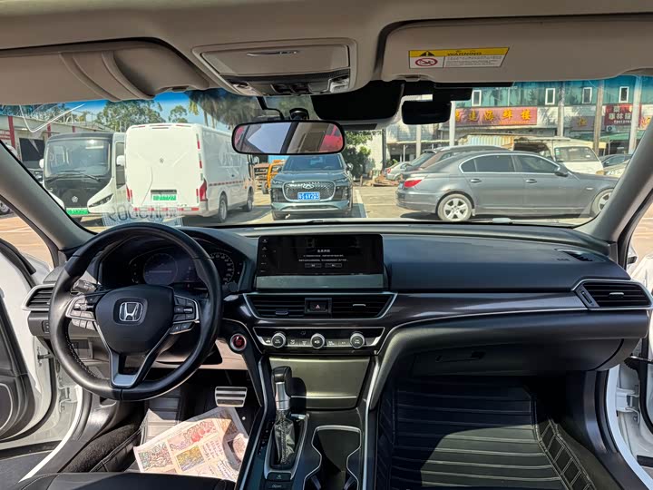 Фото 16 - Honda Accord