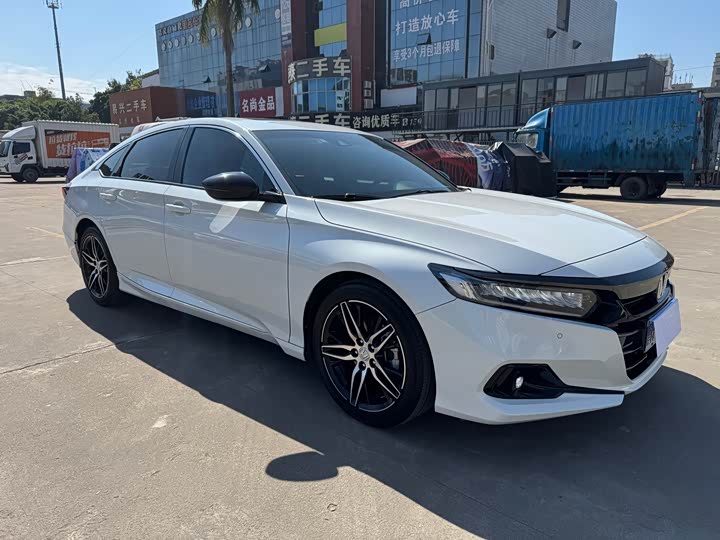 Фото 3 - Honda Accord