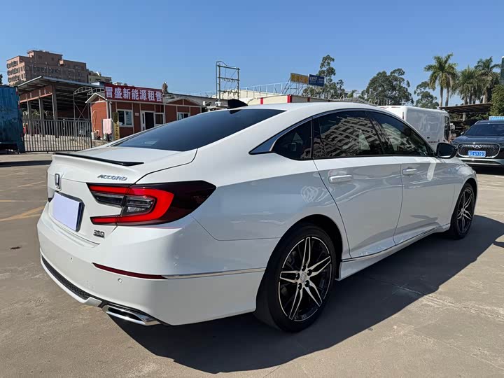 Фото 7 - Honda Accord