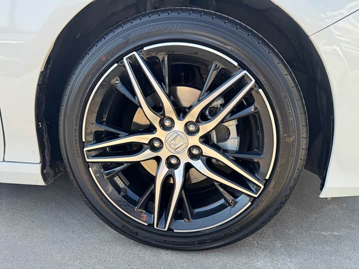 Фото 9 - Honda Accord