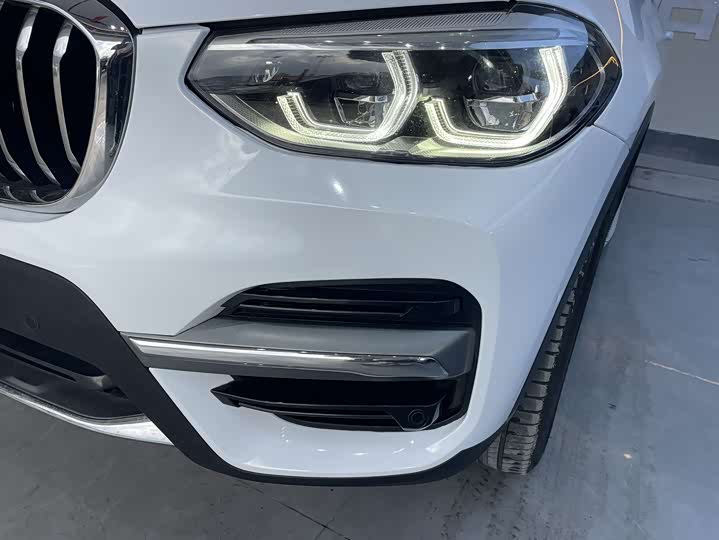 Фото 18 - BMW X3