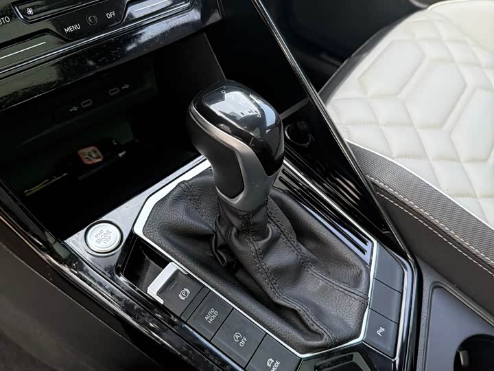 Фото 14 - Volkswagen Tayron