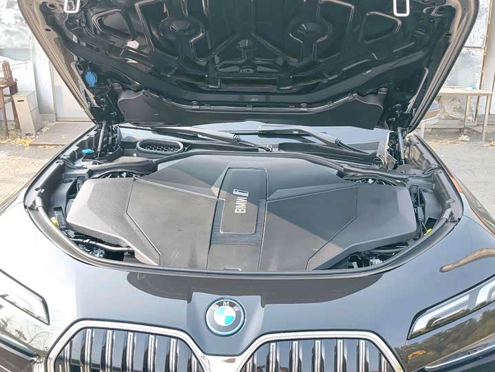 Фото 13 - BMW i7